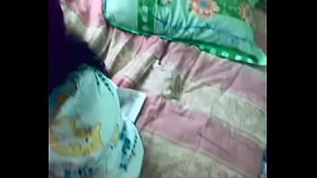 新婚旅行でインドの妻のフェラチオ
