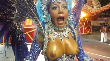 カーニバルリオデジャネイロで巨乳のポーリーナレイス-ユニドスデバングのミューズ
