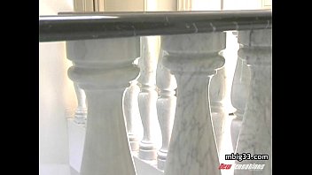 湯たんぽは黒人の男を前髪