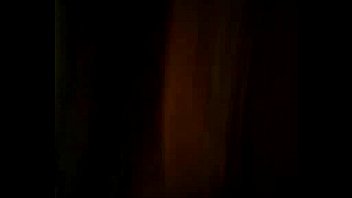 彼女は彼女のお尻をアイリッシュクリームで満たすと叫ぶ