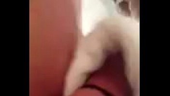 Селфи пальцами в любительском видео