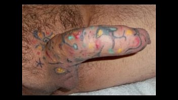 男性の性器の入れ墨-写真