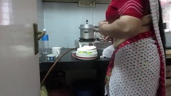 ▶ Горячая домохозяйка пупка Leena Bhabhi 1