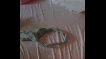 エマスロング潮吹き動画