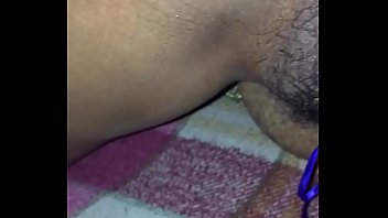 私の老婆をクソし、彼女は彼女の猫を指で触れます