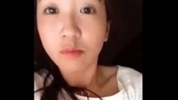 ウェブカメラで潮吹きしている罪のない韓国のティーン-969camgirls.com
