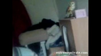 窓越しに撮影されたママのソロ