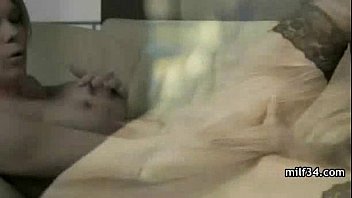 ホット成熟した巨乳ブロンドクーガー女のお尻