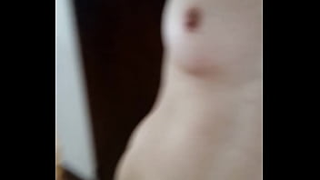 潮吹きの女の子は彼女の恋人を楽しんでいます