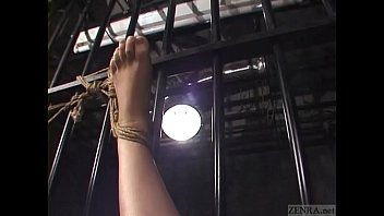 CFNF日本のレズビアンBDSMと小柄な女性字幕付き