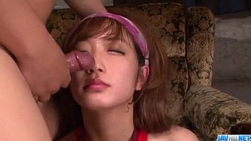 セクシーな杏樹紗奈に沿ったラフなアジアのボンデージ