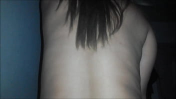 いたずらは別の男性にお尻と猫を与える