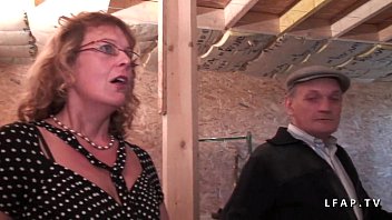 French mature gets her ass fucked in gangbang