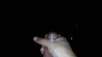 義姉を見て濃厚乳を垂らしてオナニー
