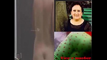 彼女の気づかないうちにシャワーを浴びている間、彼女の甥によって撮影された成熟したベイビー