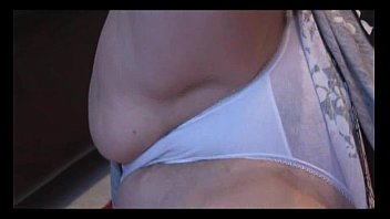 ティージーワークアウトで毛むくじゃらオマンコと魅力的な巨乳おばあちゃん