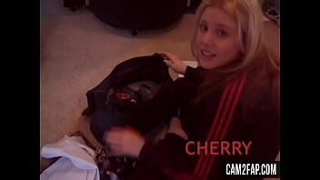 Красивую розовую киску рыжей Cherry трахнули бесплатное порно