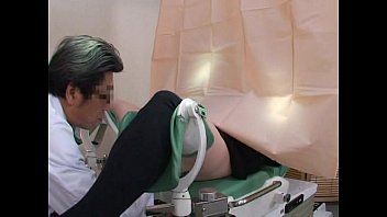 彼女の婦人科医に誘惑されるパート1