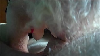 70歳のペニスに取り組んでいる77歳のおばあちゃん。