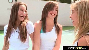 （ダニ・ダニエルズ＆マレーナ・モーガン＆リア・ローア）ガール・オン・ガールはレズビアンのセックスACで彼らの体と遊ぶ