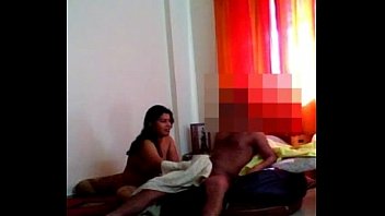 Desi Escort делает мне лучший минет