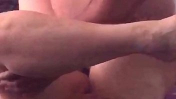 とても素敵なおっぱいを持つ曲線美の熟女-熱くて遅いハメ撮りを
