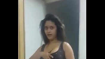 BFのためのセクシーなインドの大学ティーンホットダンス
