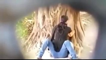 公園のビデオでキスする隠されたカム愛好家