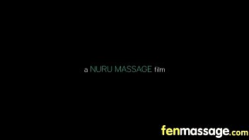 セクシーなのベイビーはマッサージテーブルで吸って、ファックします6