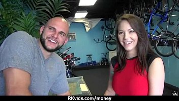 現金でセックスすることを許可する14