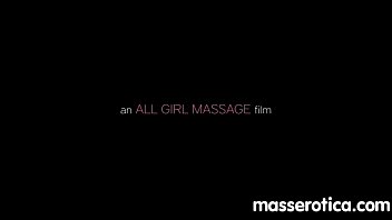 ゴージャスなマッサージ師がセクシーなレズビアン美女の体を探る5