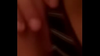 このセクシーな猫をよく見てください