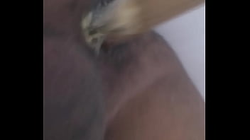 Novinho metendo com vassoura