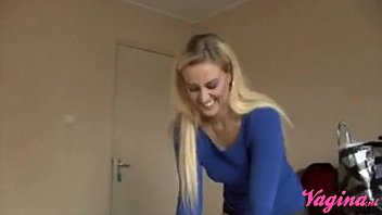 オランダの金髪の女神が中出しされる！ブリットエンジェルは中出しを取得します