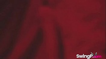 ダレルとニッキは完全に見知らぬ人とセックスすることを熱望している