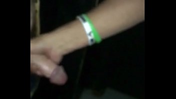 彼女はこのディックをとてもよく吸って、彼は彼女の猫に中出ししなければなりませんでした！グローリーホールファンタイム