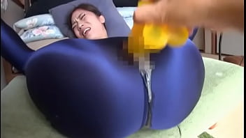 セックストレーラーを持っているセクシーな川越千里