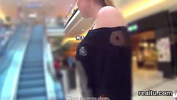 見事なチェコの甘いものはショッピングセンターでからかわれ、ハメ撮りで犯されました