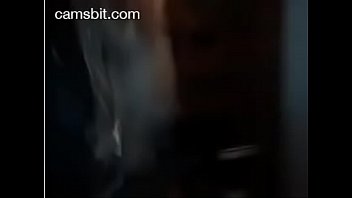 恥ずかしがり屋の女の子はディルドで遊ぶ。 camsbit.comでこの女の子に会いましょう