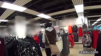 絶妙なチェコの甘いものがショッピングセンターでからかわれ、ハメ撮りに乗った