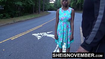 若い痴女を説得してデカ尻を晒したら危険な公開フェラチオをさせてみた Sheisnovemberという女がマ○コと小柄な体を他人に晒して公開フェラチオ