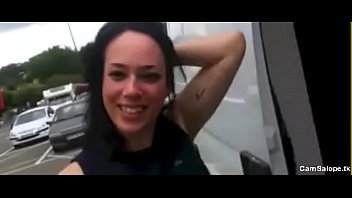 本物のフランスの熟女売春婦フランセーズは見知らぬ人によってハードコア輪姦を取得します