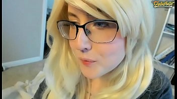 セクシーなブロンドのアマチュアHappylilcamgirlのビッグクリトリスズームウェブカメラ録画