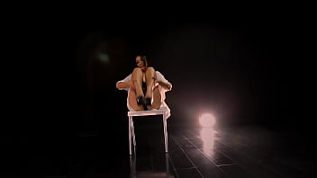 Xinyi.comでジンダンスグループの美しさXiaoxiaoクリエイティブセクシーダンスショーデビュー