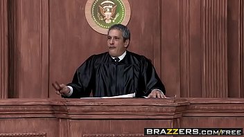 ブラザーズ-仕事中の巨乳-ヴェロニカ・アブヴルとエリック・エヴァーハードが主演する刑事犯罪シーンですか