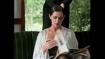 完璧なイタリアの熟女は性交したいです！