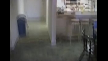 そのベイビーはかろうじてそれを取ることができます