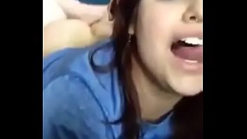 インドの女の子はbfと家で犯された