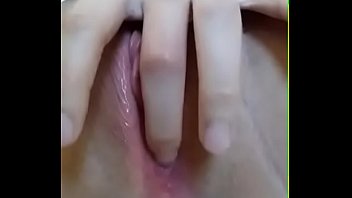 自慰行為をしている中国の女の子