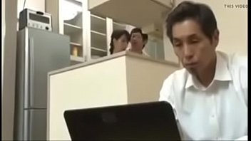 日本人 アジア人 ステップ ママ 浮気 ととも に 彼女の 若い